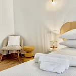 Apartment Aptments2 - Real Estate Solutions *